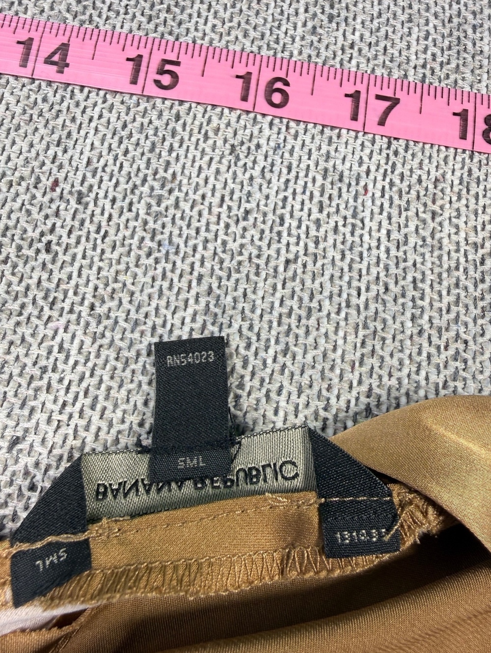 Banana Republic XL Brown V-Neck Top - Picture 7 of 10